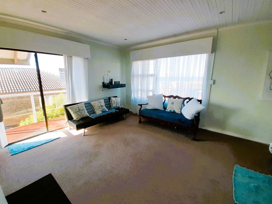 5 Bedroom Property for Sale in Paradise Beach Eastern Cape